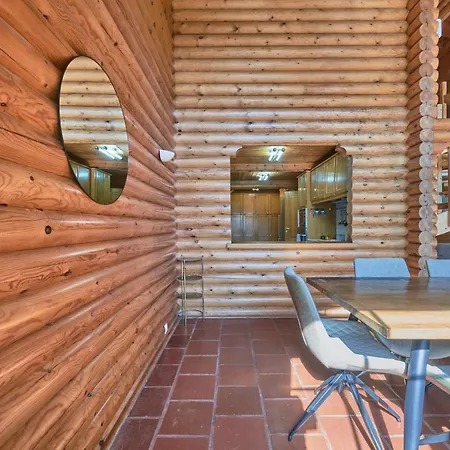 Vila & Golf Retreat W Amazing Pool, By Timecooler